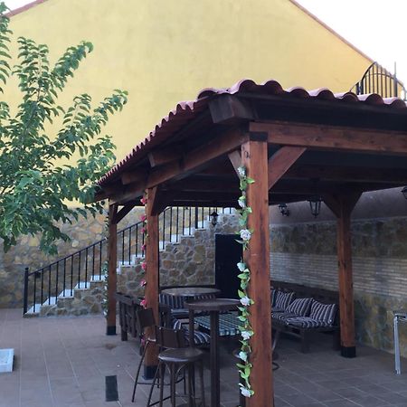 Apartamentos "Casa Rural De Aldea" Aldea del Fresno Esterno foto
