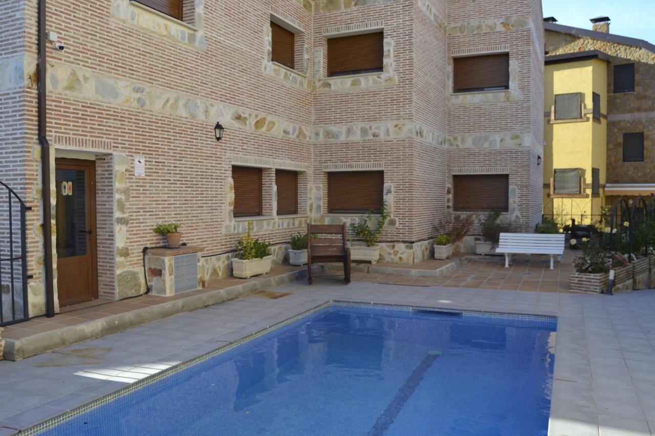 Apartamentos "Casa Rural De Aldea" Aldea del Fresno Esterno foto