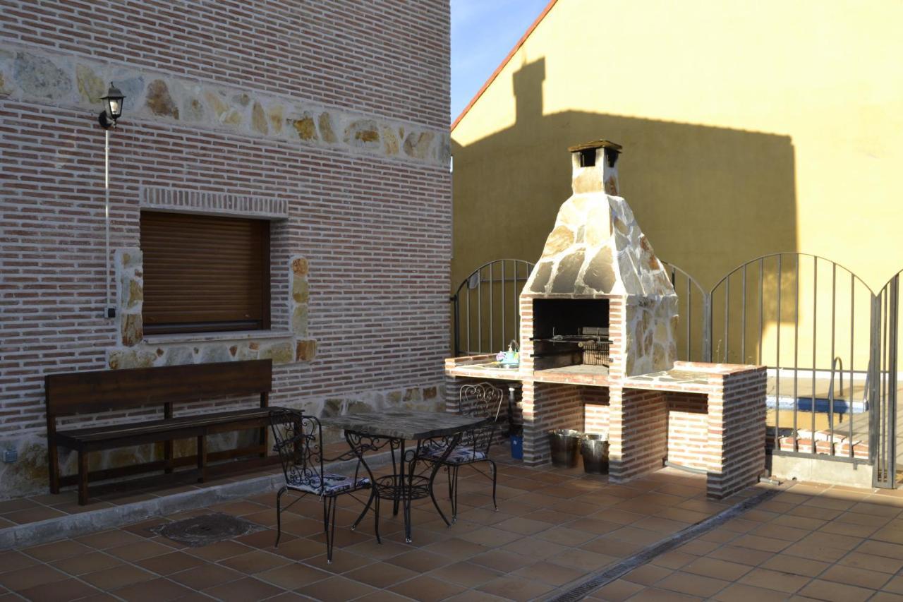 Apartamentos "Casa Rural De Aldea" Aldea del Fresno Esterno foto