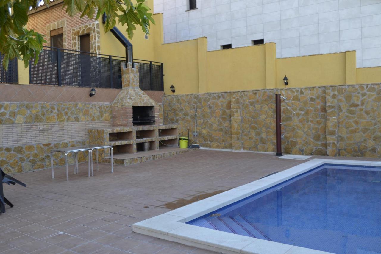 Apartamentos "Casa Rural De Aldea" Aldea del Fresno Esterno foto