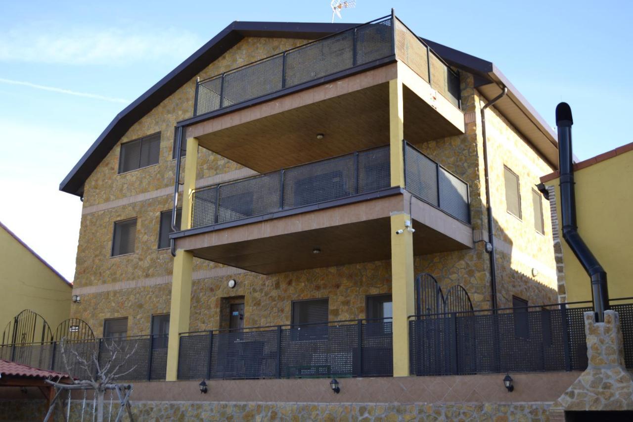 Apartamentos "Casa Rural De Aldea" Aldea del Fresno Esterno foto