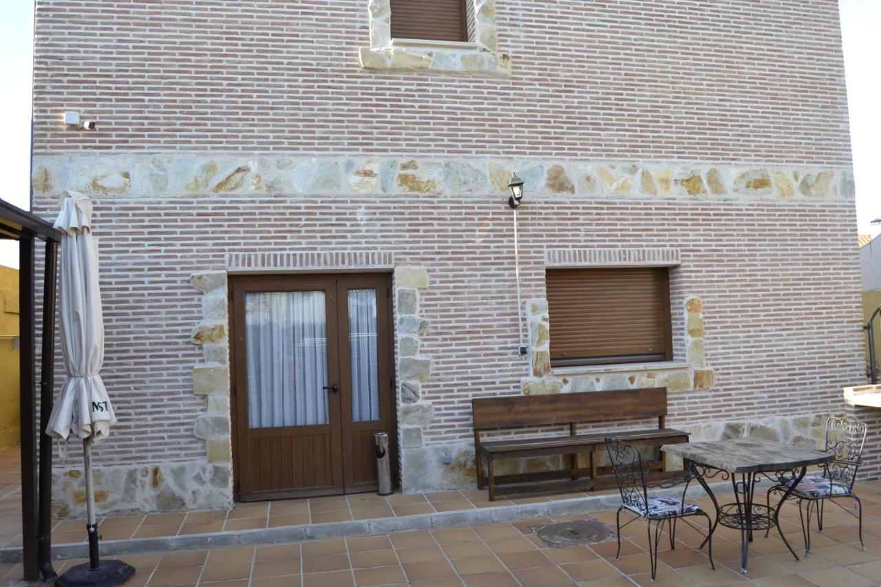 Apartamentos "Casa Rural De Aldea" Aldea del Fresno Esterno foto