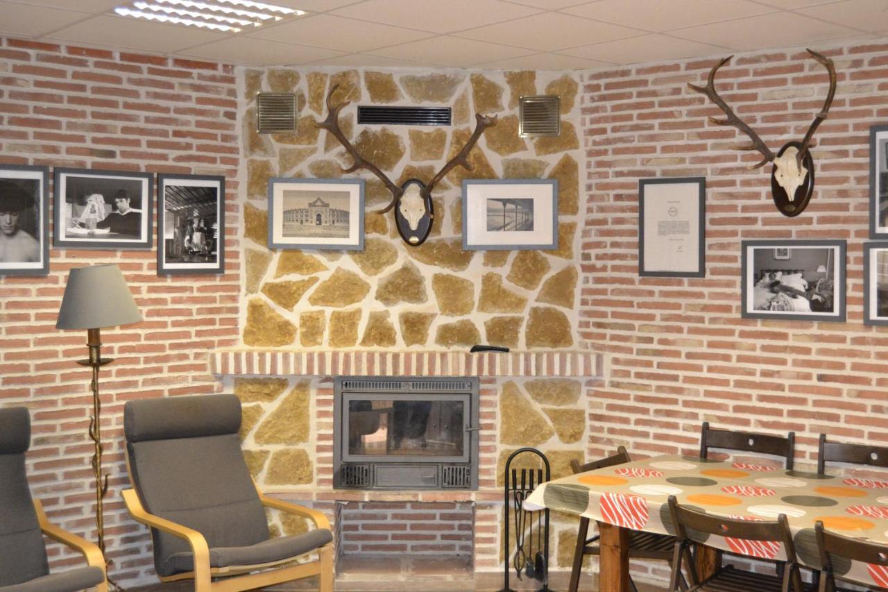 Apartamentos "Casa Rural De Aldea" Aldea del Fresno Esterno foto