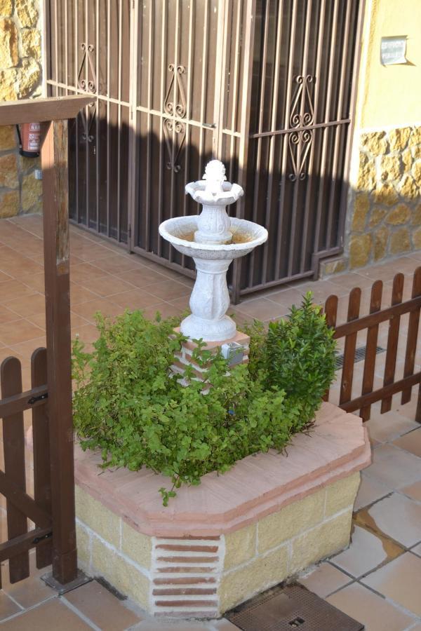 Apartamentos "Casa Rural De Aldea" Aldea del Fresno Esterno foto