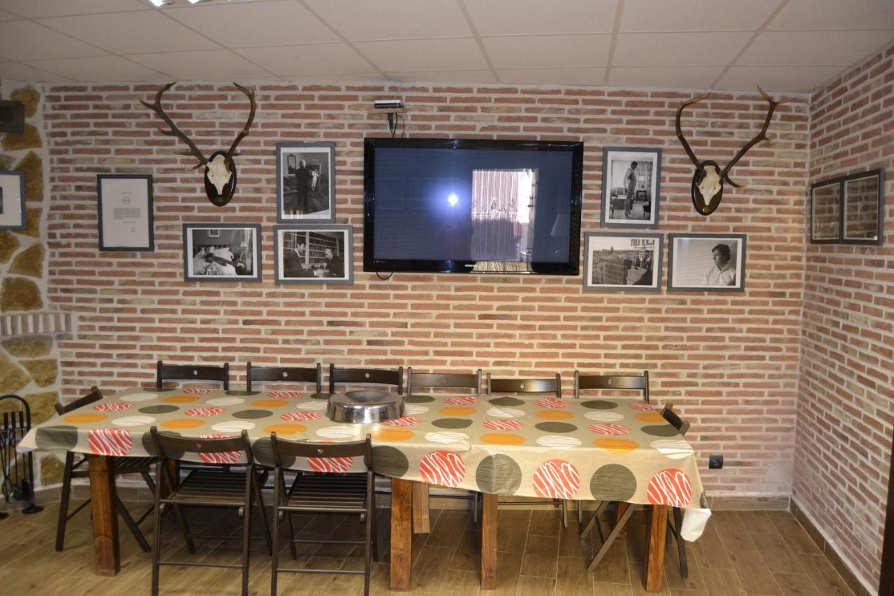 Apartamentos "Casa Rural De Aldea" Aldea del Fresno Esterno foto