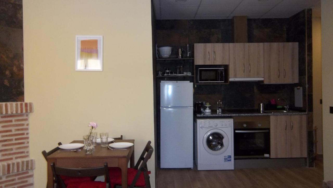 Apartamentos "Casa Rural De Aldea" Aldea del Fresno Esterno foto