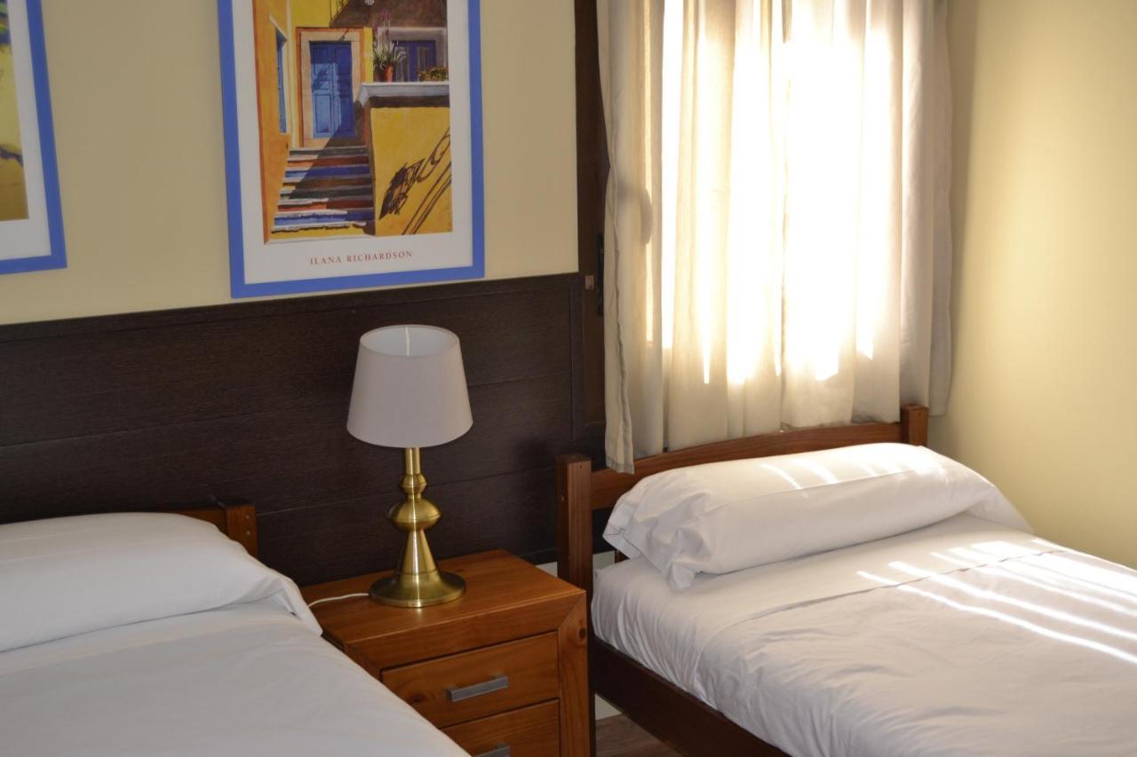 Apartamentos "Casa Rural De Aldea" Aldea del Fresno Esterno foto