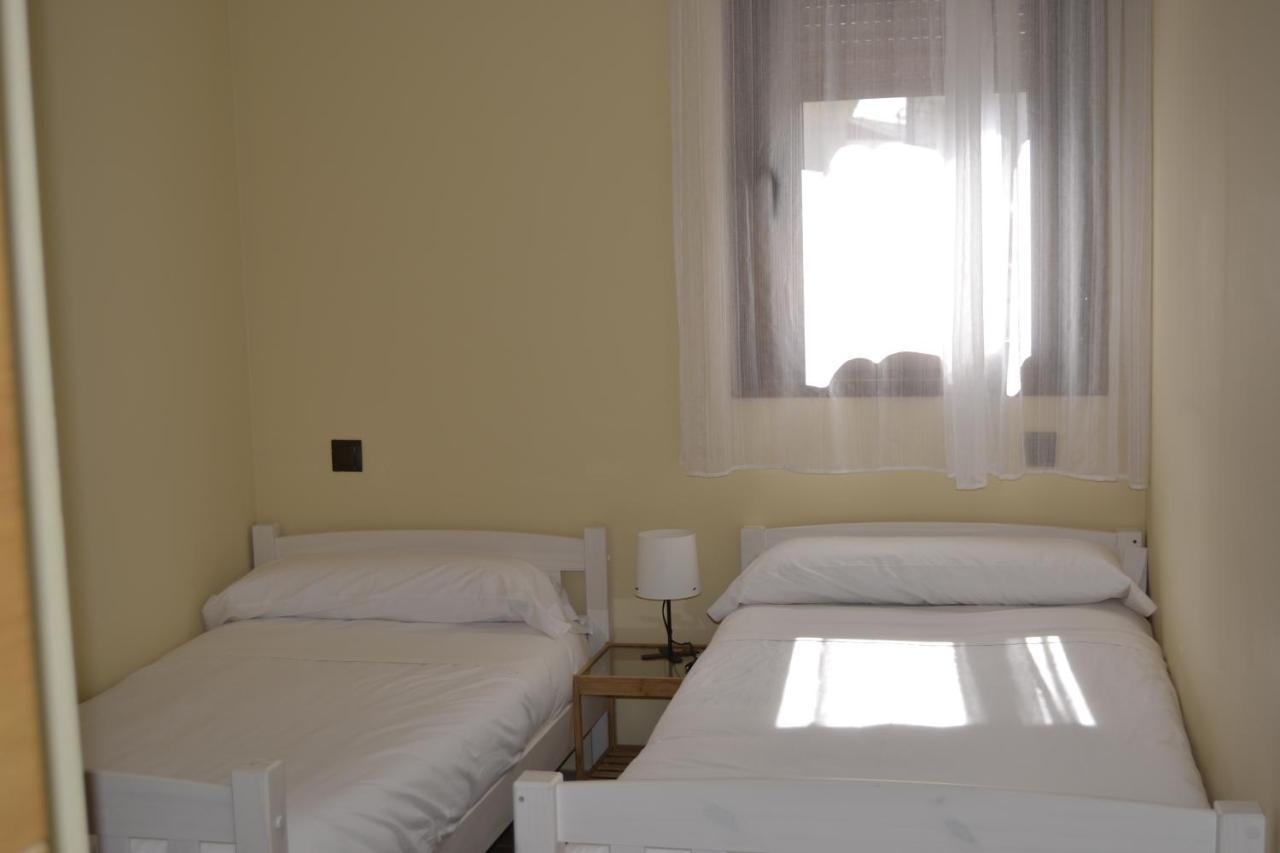 Apartamentos "Casa Rural De Aldea" Aldea del Fresno Esterno foto