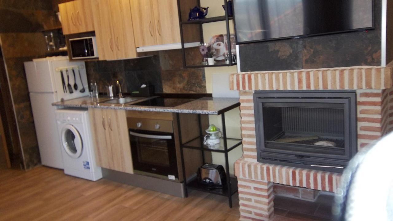 Apartamentos "Casa Rural De Aldea" Aldea del Fresno Esterno foto