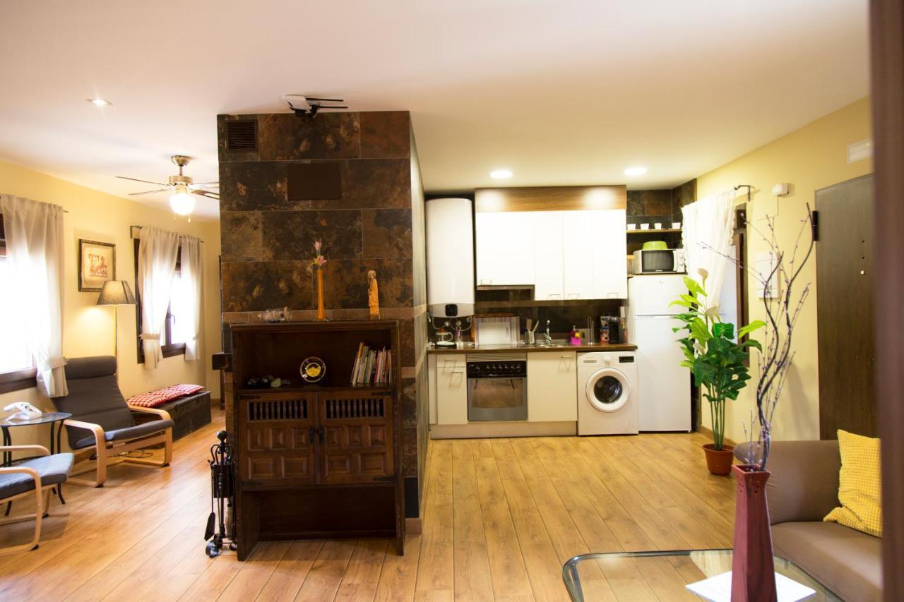 Apartamentos "Casa Rural De Aldea" Aldea del Fresno Esterno foto