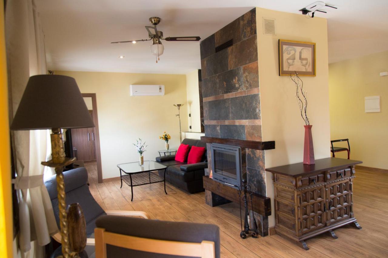 Apartamentos "Casa Rural De Aldea" Aldea del Fresno Esterno foto