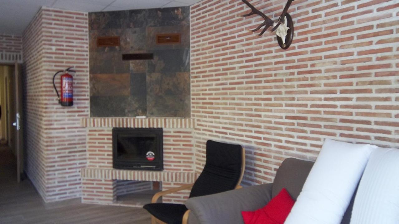 Apartamentos "Casa Rural De Aldea" Aldea del Fresno Esterno foto