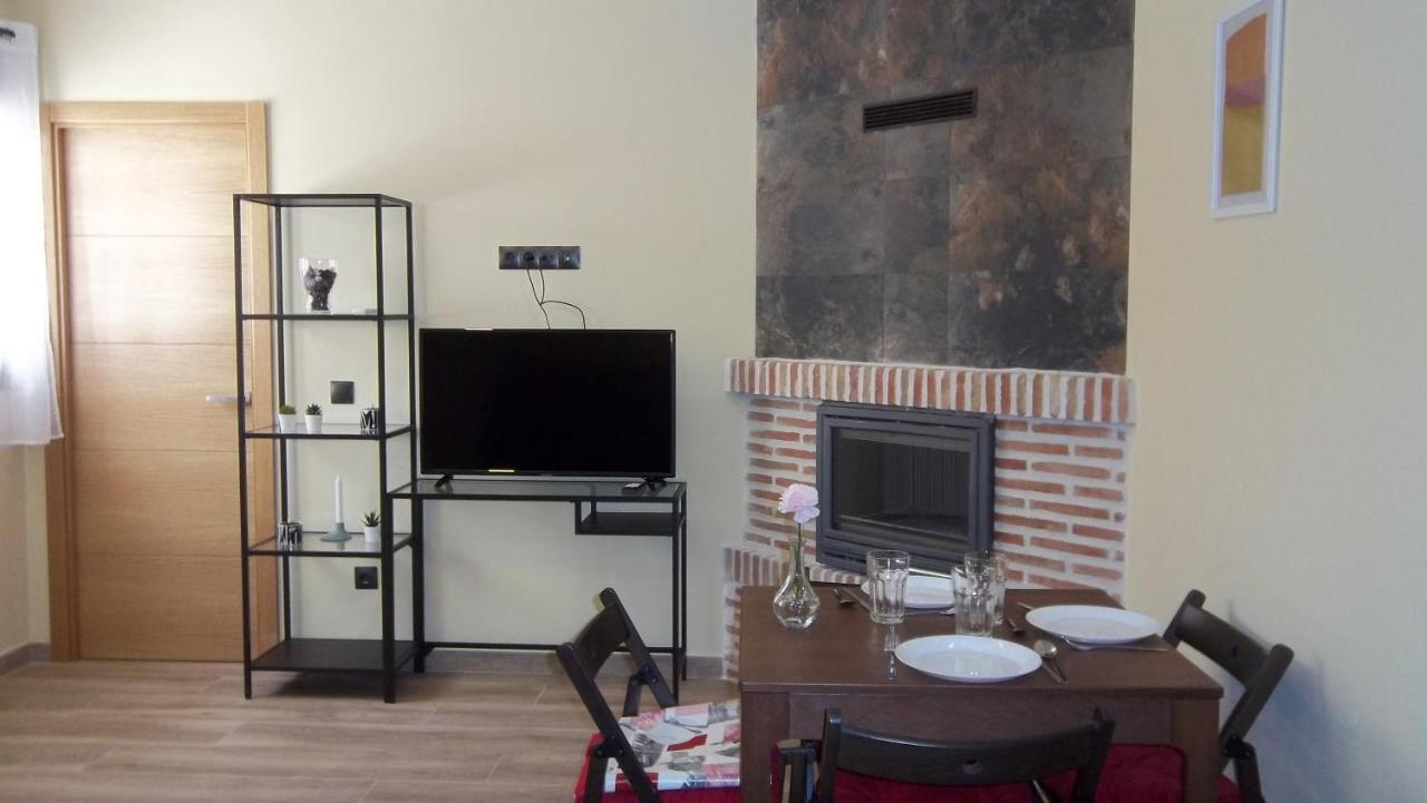 Apartamentos "Casa Rural De Aldea" Aldea del Fresno Esterno foto